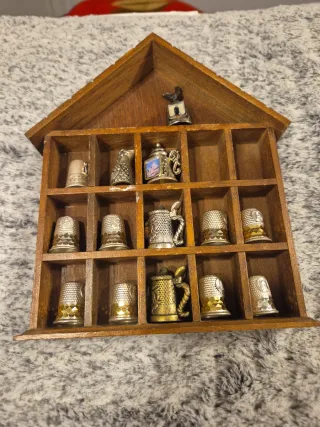 Colección de dedales decorativos