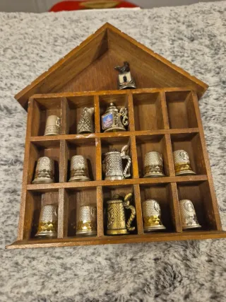 Colección de dedales decorativos