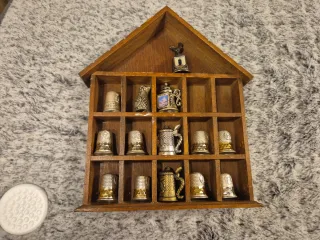 Colección de dedales decorativos