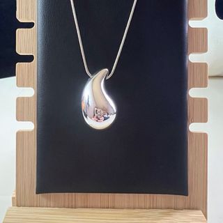 Colgante Plateado Lágrima.