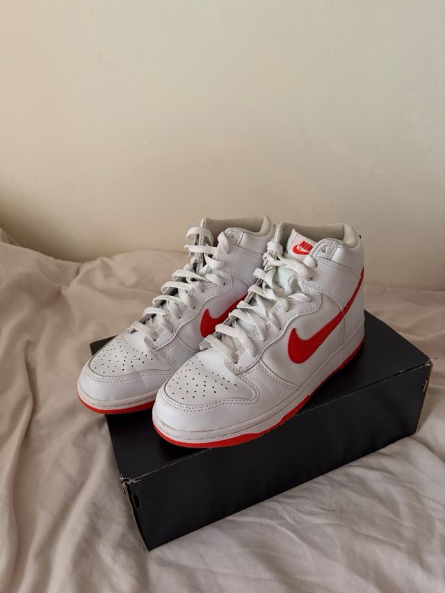 Nike Dunk High Blancas y Rojas