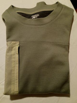 Sudadera Reebok con bolsillo