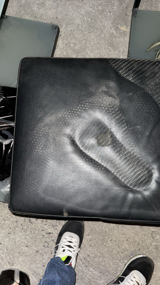 Puffs/Taburetes Cuadrados Rojos y Negros