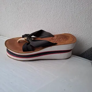 Sandalias Tommy Hilfiger cuña negras y marrones