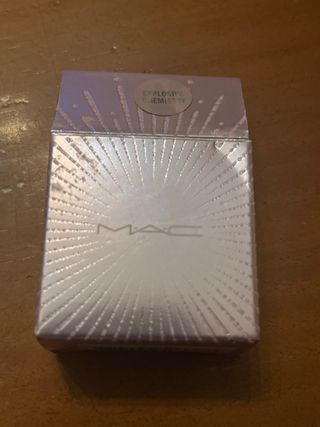 MAC Sombra de ojos Explosive Chemistry