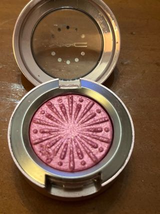 MAC Sombra de ojos Explosive Chemistry