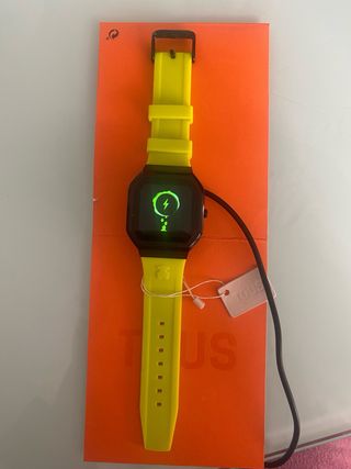 Reloj Tous Smartwatch Negro y Amarillo