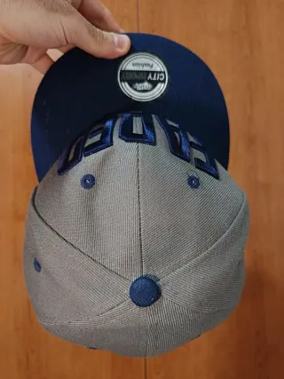 Gorra Faded original broche strapback.