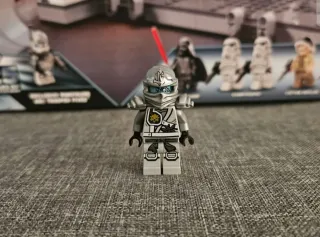Minifigura Lego Ninjago Zane el ninja de titanio.