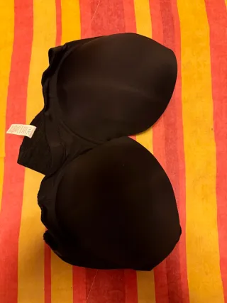 Reggiseno nero vintage taglia 110C