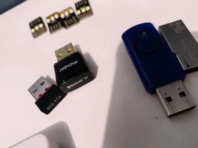 Micro SD + Pen Drive + Powerbank