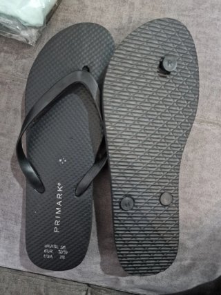 Chanclas negras Primark T39