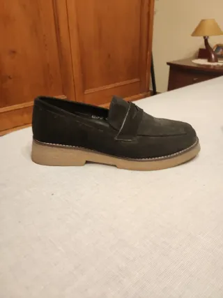 Zapatos negros de invierno