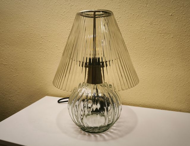 Lámpara de mesa de cristal