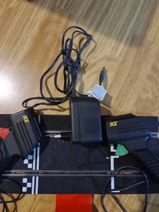 Pista Scalextric SCX con mandos y transformador