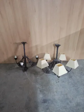 2 Lámparas de mesa tela y metal