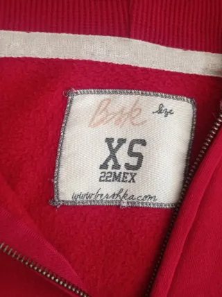 Sudadera con capucha roja talla XS