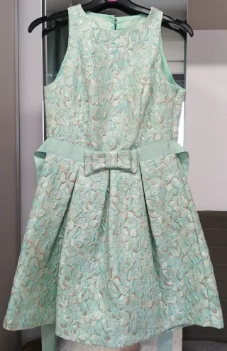 Vestido de clebración verde agua