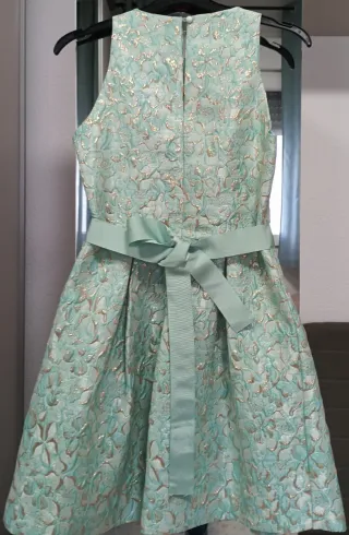 Vestido de clebración verde agua