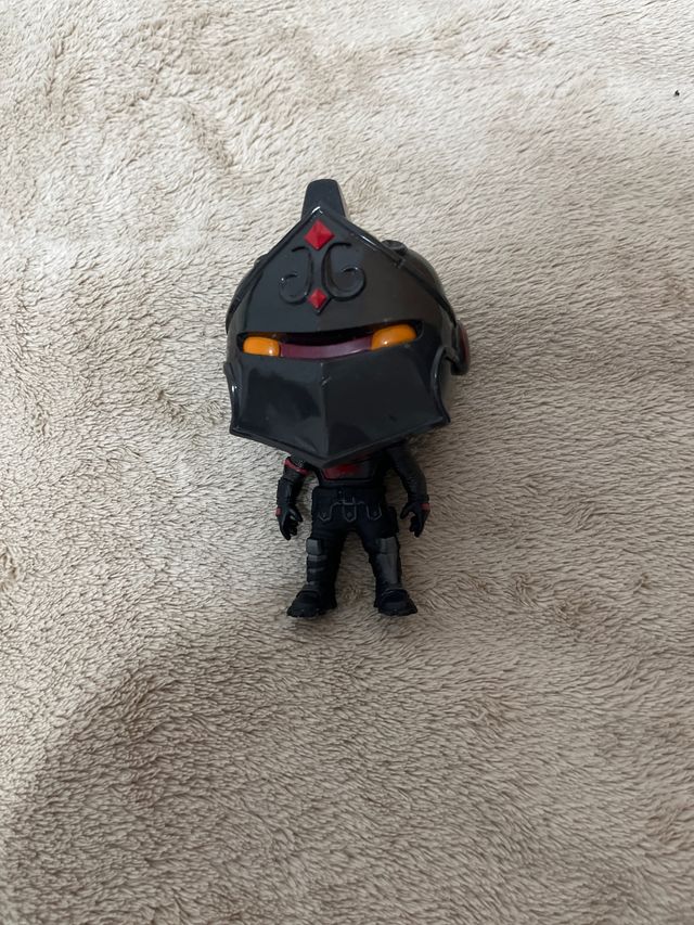 Figura Fortnite Caballero Negro