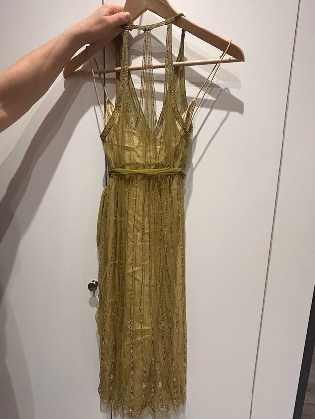 Vestido Hoss Intropia tul verde y abalorios