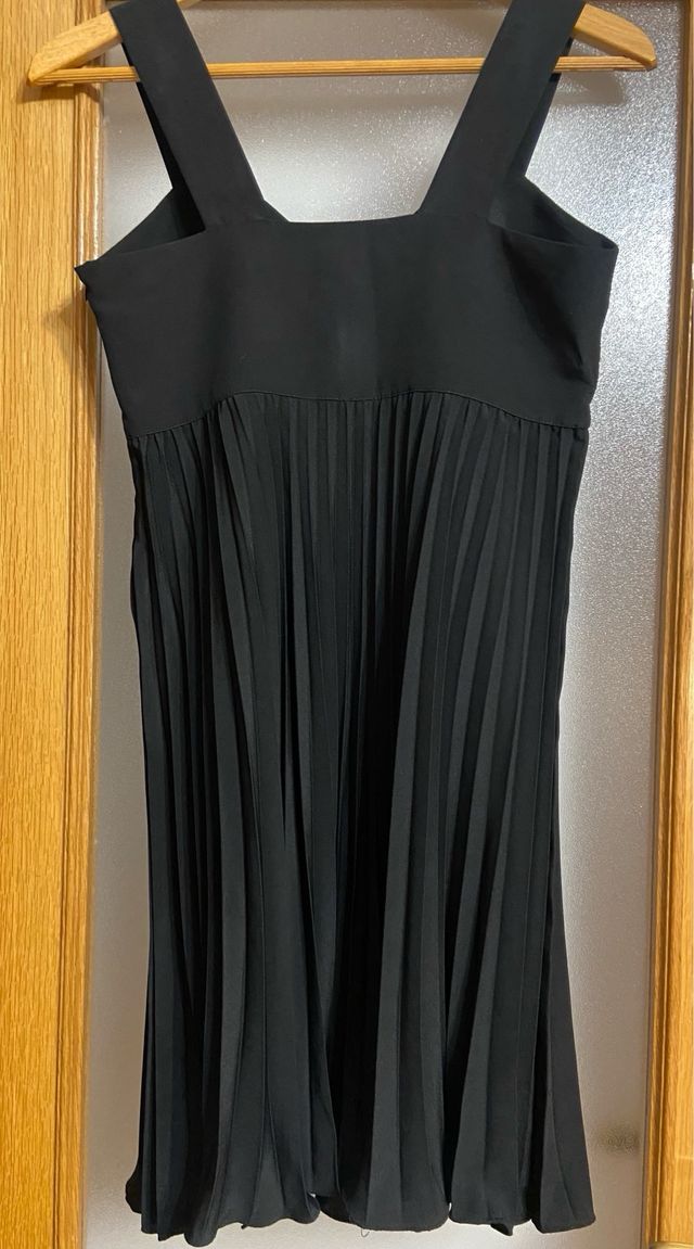Vestido Negro Plisado