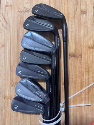 Set de palos de golf TaylorMade P770