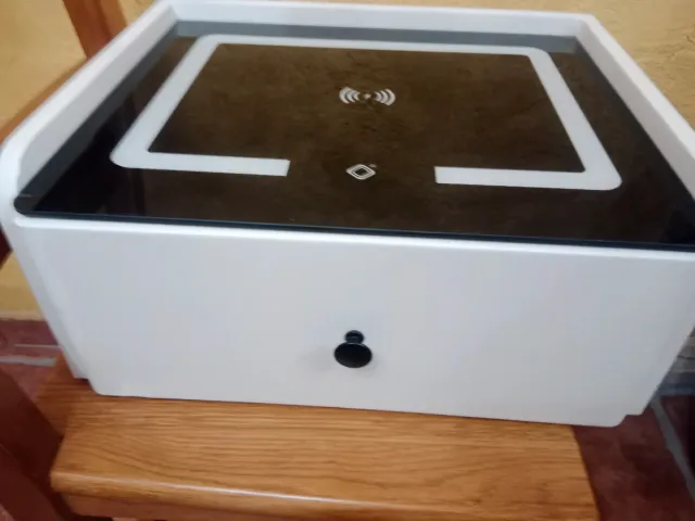 Mesilla inteligente negra y blanca