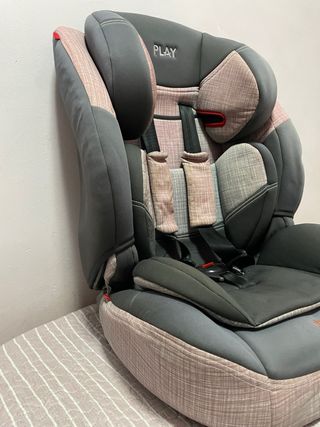 Silla de coche Play rosa y gris