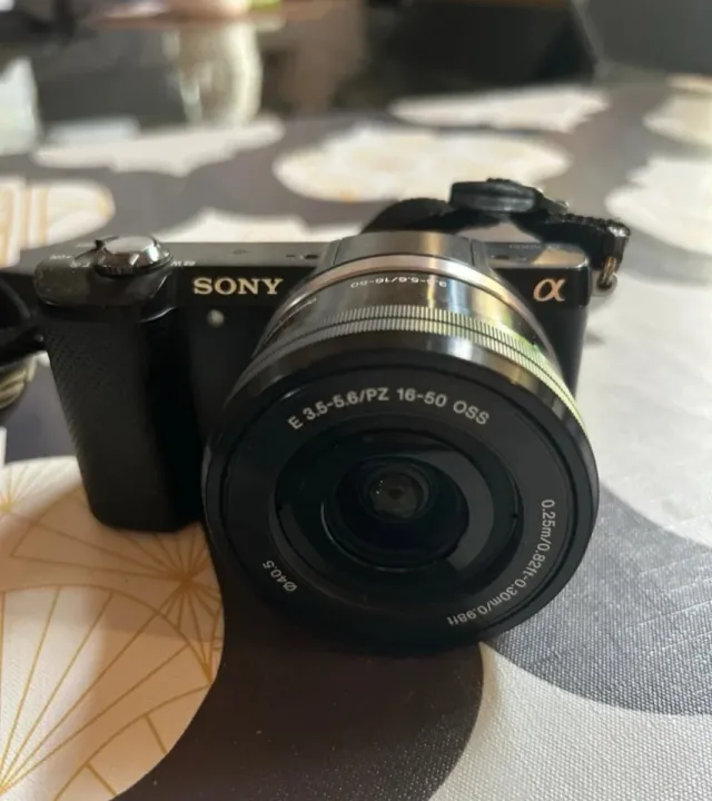 NUEVA Sony A5000 Mirrorless