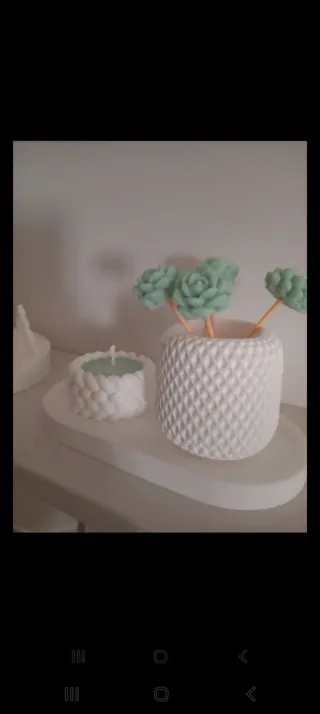 Decorazione in gesso con candela