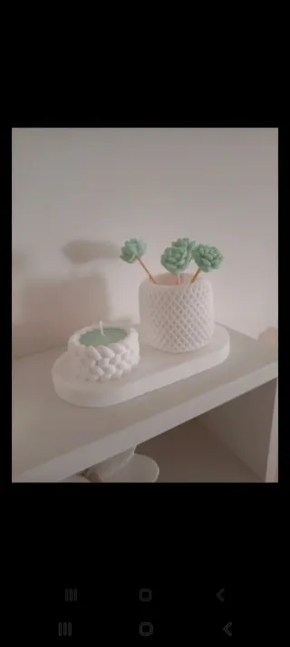 Decorazione in gesso con candela