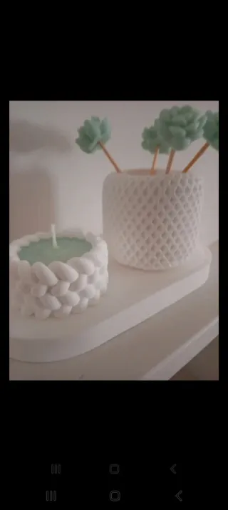 Decorazione in gesso con candela