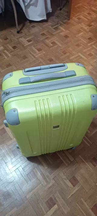 Maleta de 4 ruedas 360° 20kg verde y gris