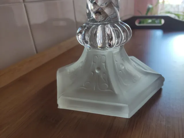 Candelabro antico in vetro pressato