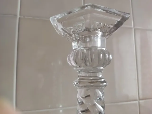 Candelabro antico in vetro pressato