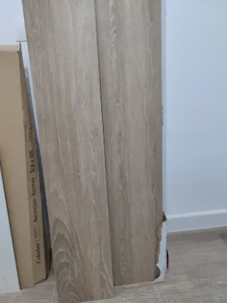 Suelo porcelánico Colorker 23x120cm, vendo 7 cajas