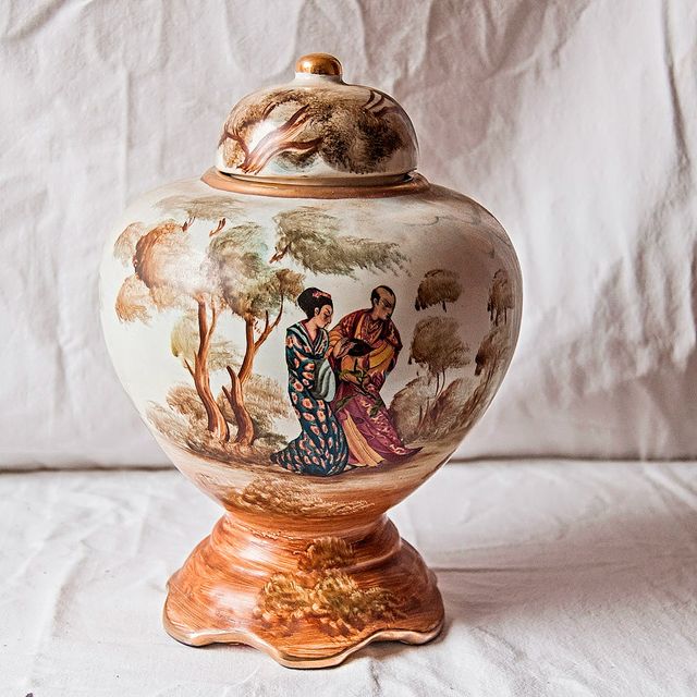 Jarrón Antiguo Estilo 𝘊𝘩𝘪𝘯𝘰𝘪𝘴𝘦𝘳𝘪𝘦.