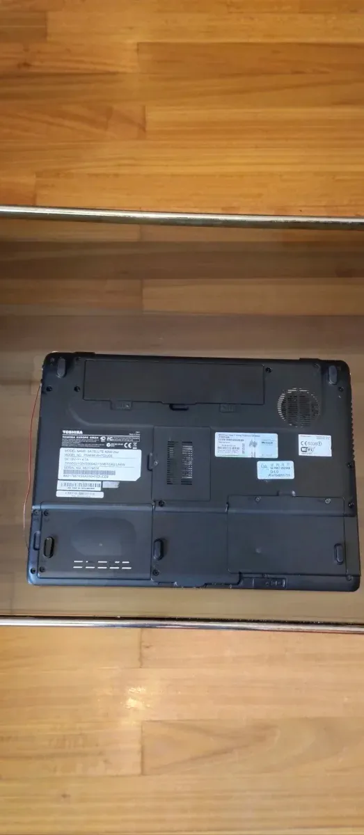 Portatile Toshiba Satellite A200-29J per componenti