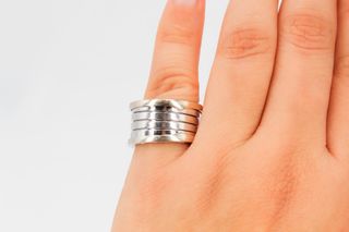 Anillo De Oro Blanco De 18K.. Ref: 058-01-00532