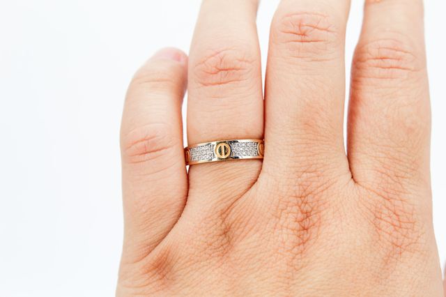 Anillo De Oro De 18K.. Ref: 044-01-01193