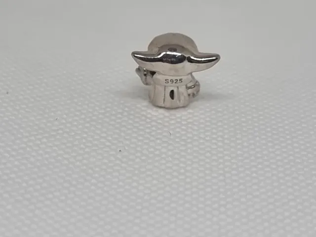 Mini Yoda Charm Plata