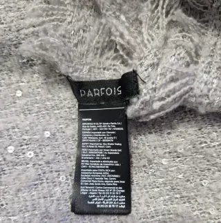 Fular gris con detalles plateados