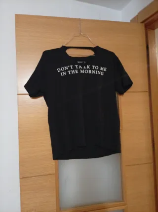 Camiseta Bershka Don't talk to me