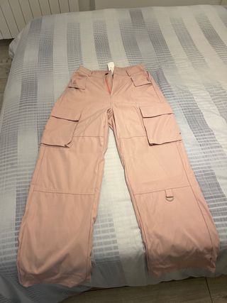 Pantalones cargo rosas anchos