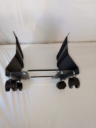 Carro para torre de PC con ruedas.