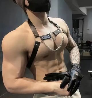 Arnés Lencería Negro con Cadena