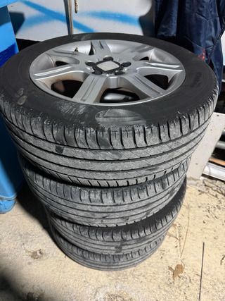 Llantas con neumáticos