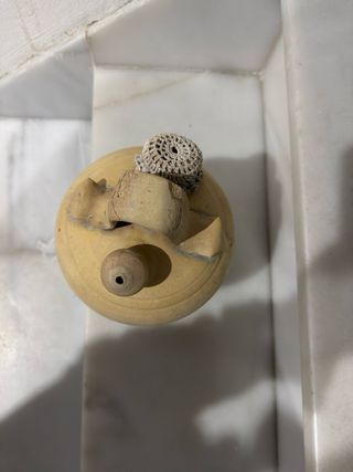 Botijo de barro tradicional