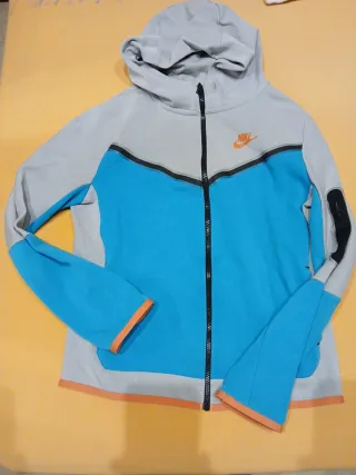 Pack Nike: 1 pantalon Air Negro y 6 sudaderas